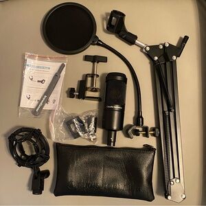 🎤 Audio Technica AT2035 Cardioid Condenser Microphone & Scissor Arm Stand